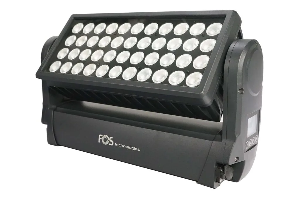 LED-Scheinwerfer von FOS Technologies für professionelle Lichtshows.
